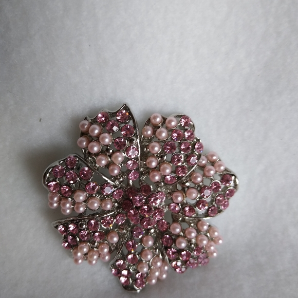Flower Brooch Pin Pendant Silver Tone Pink Crystals Faux Pink Pearls 2" EUC - Picture 2 of 4